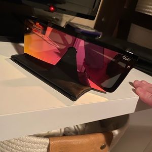 Hot pink iridescent quay sunnies! So cutee!